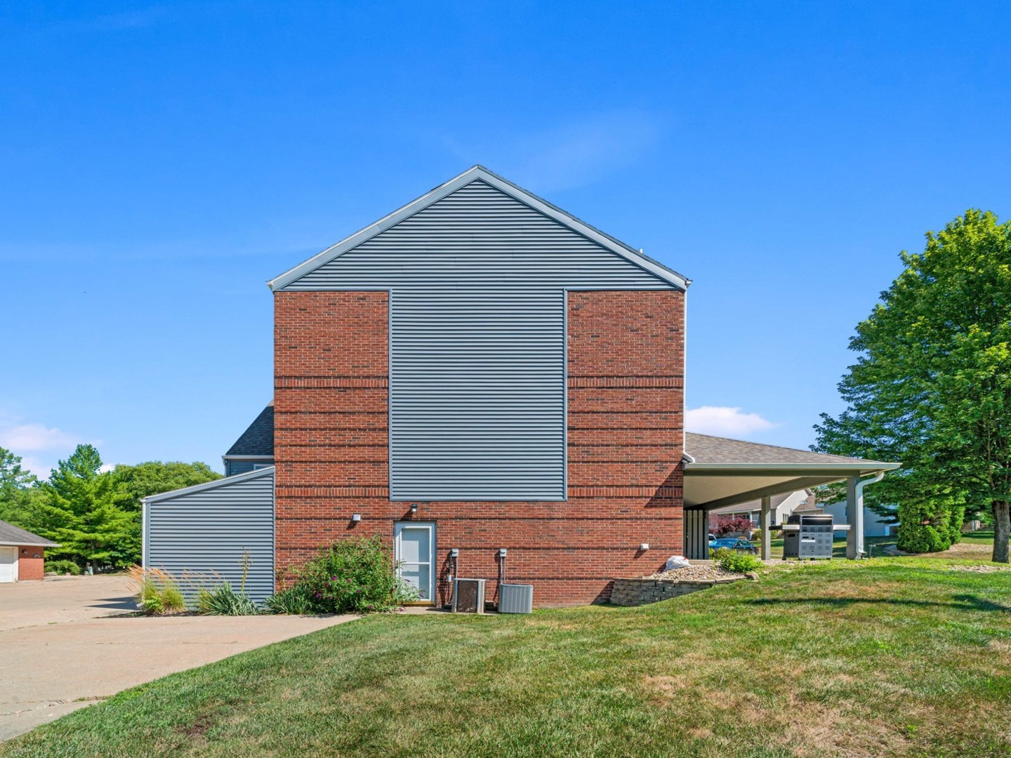 2411 Reynolds Manor Street #2411, Ottawa, IL 61350