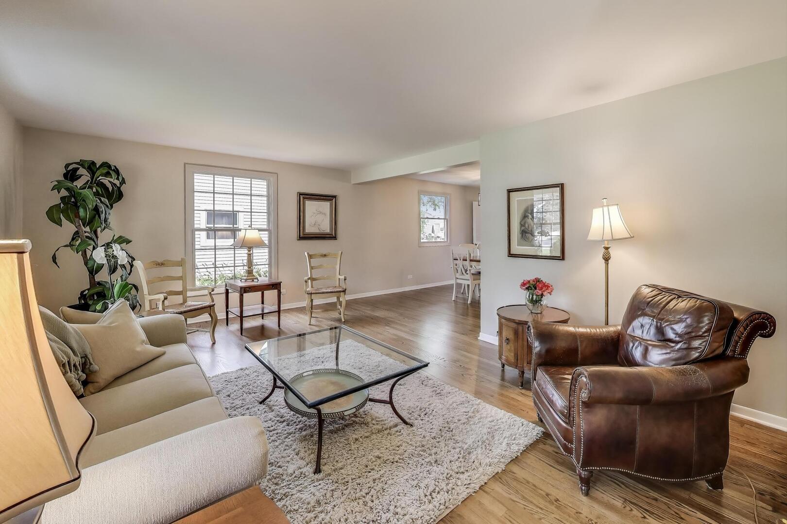 1021 Tamarack Drive, Darien, IL 60561