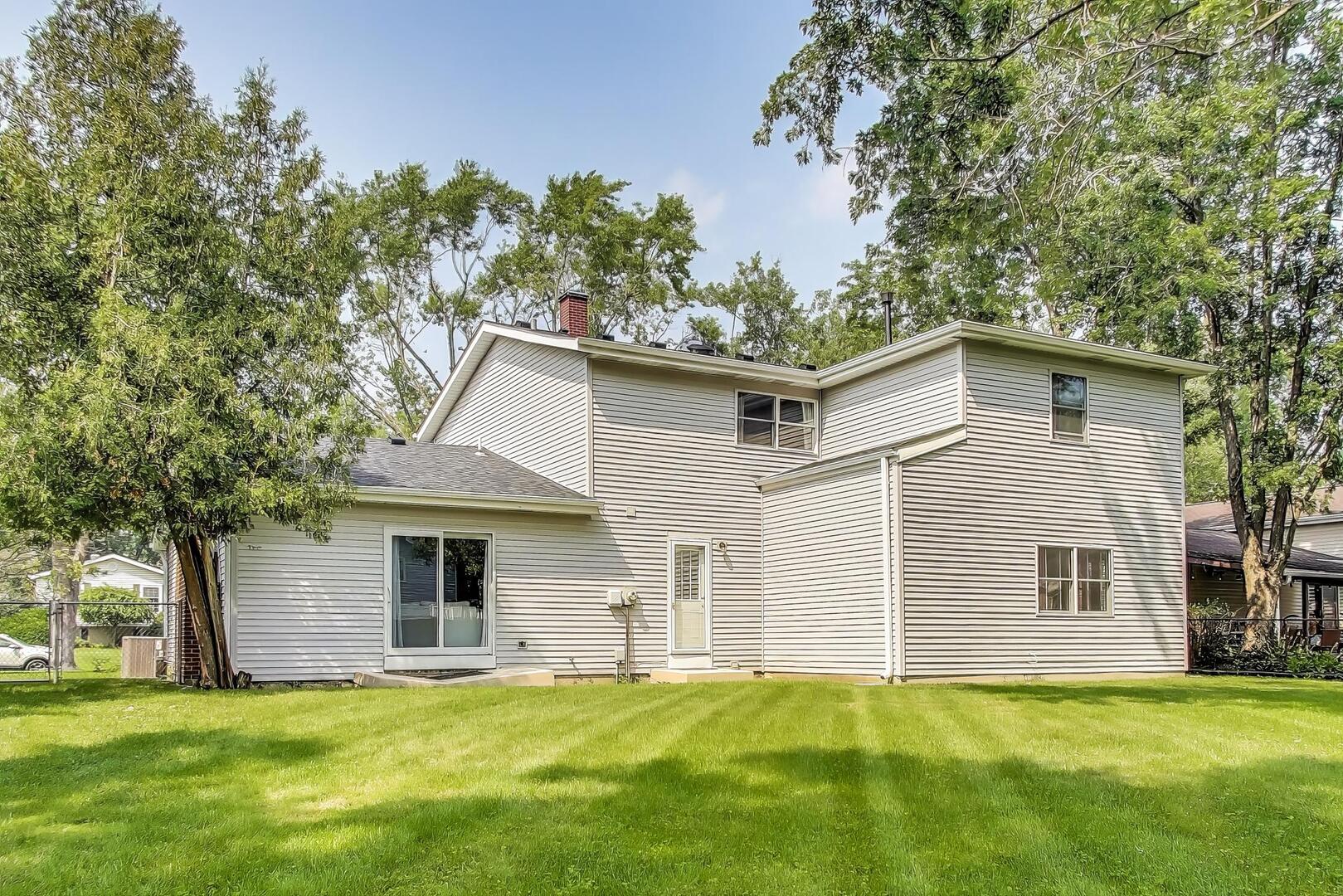 1021 Tamarack Drive, Darien, IL 60561