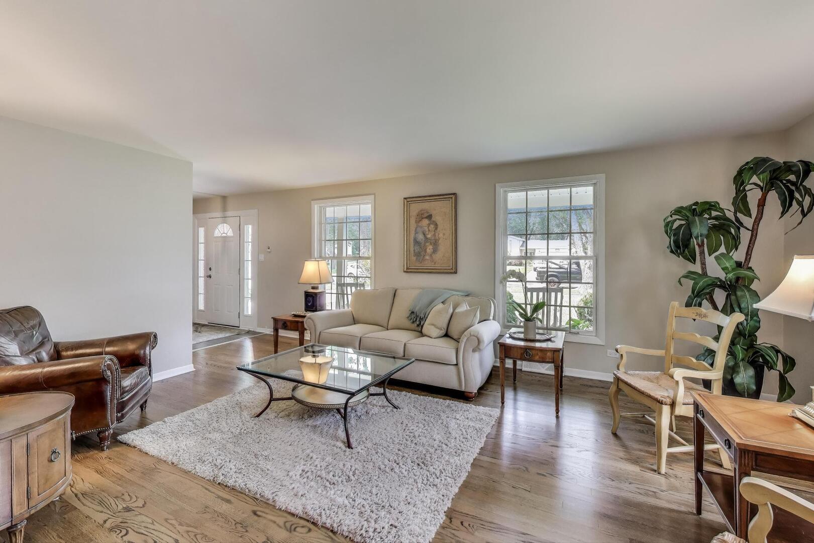 1021 Tamarack Drive, Darien, IL 60561