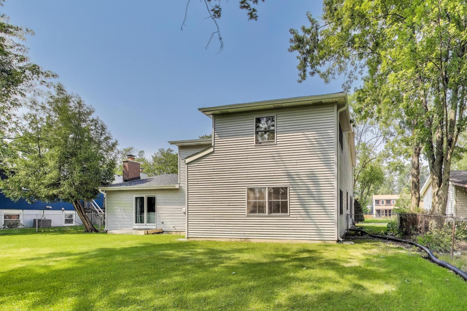 1021 Tamarack Drive, Darien, IL 60561