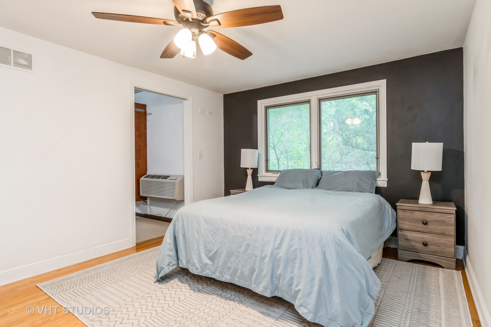 1581 Chippewa Drive, Naperville, IL 60563