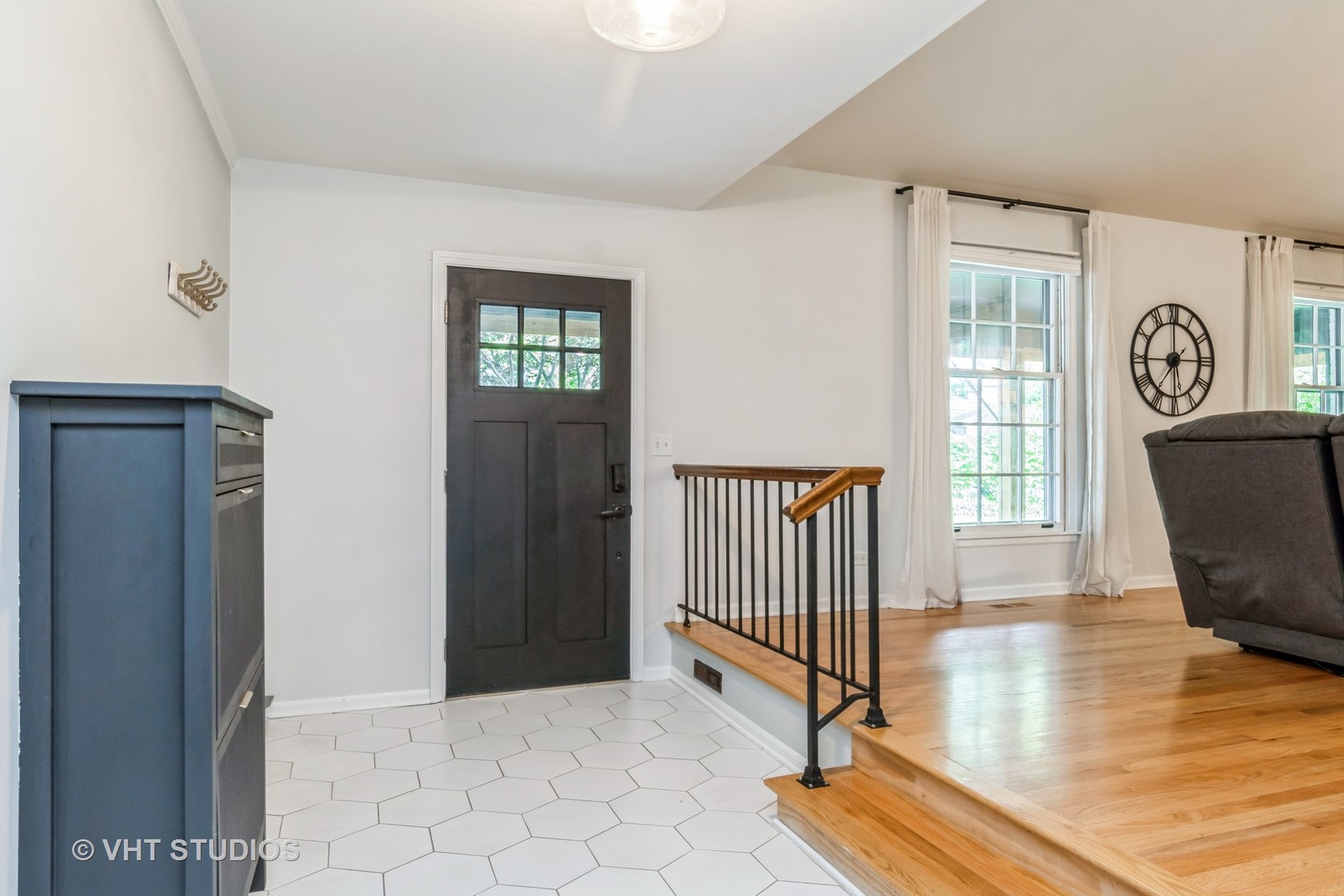 1581 Chippewa Drive, Naperville, IL 60563