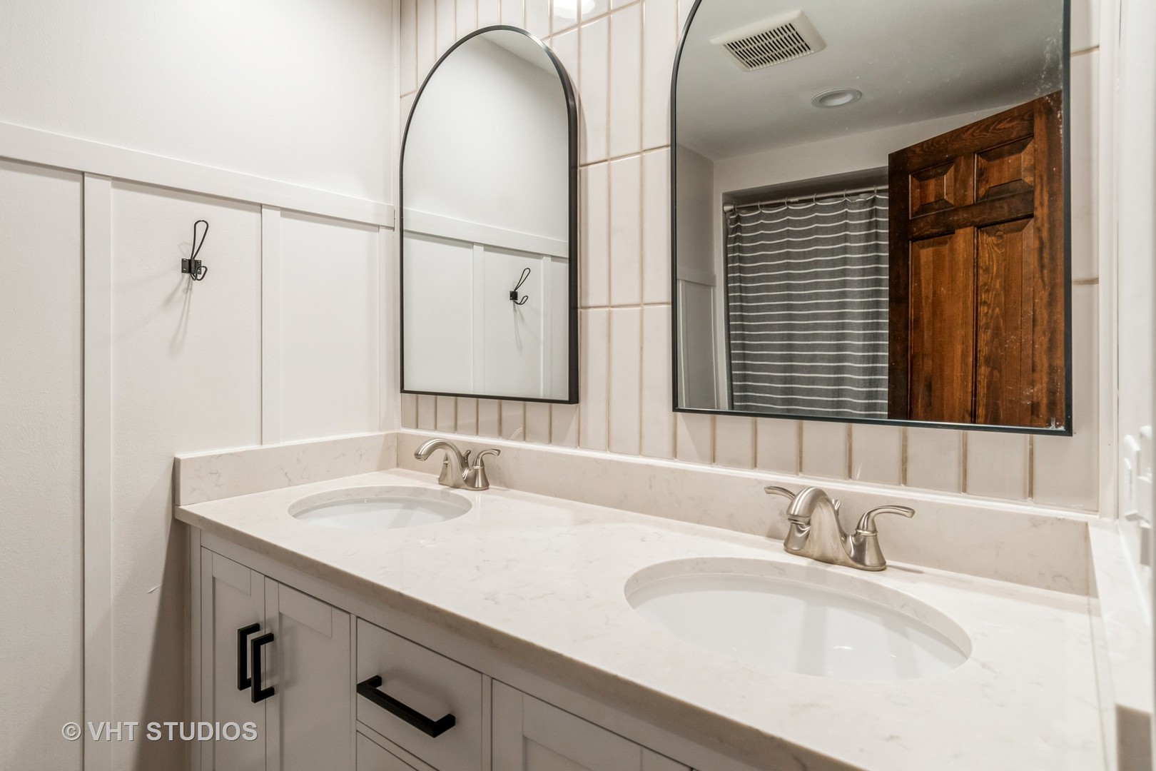 1581 Chippewa Drive, Naperville, IL 60563