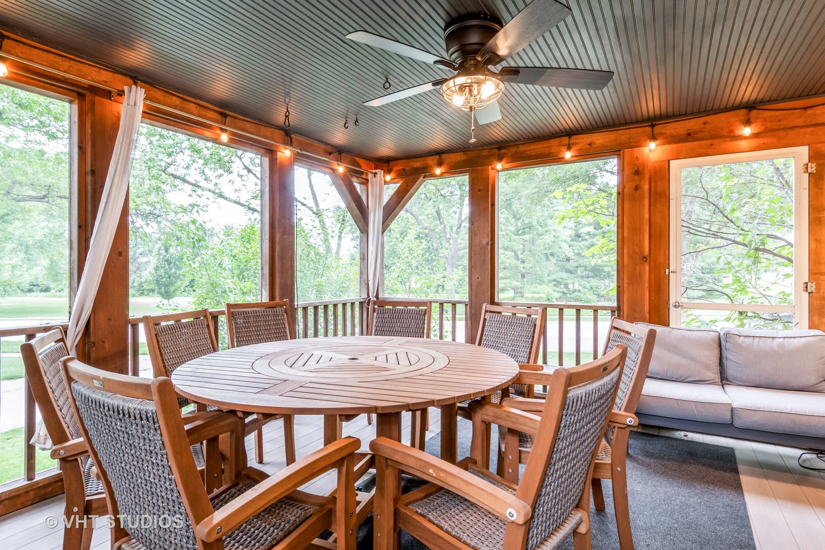 1581 Chippewa Drive, Naperville, IL 60563