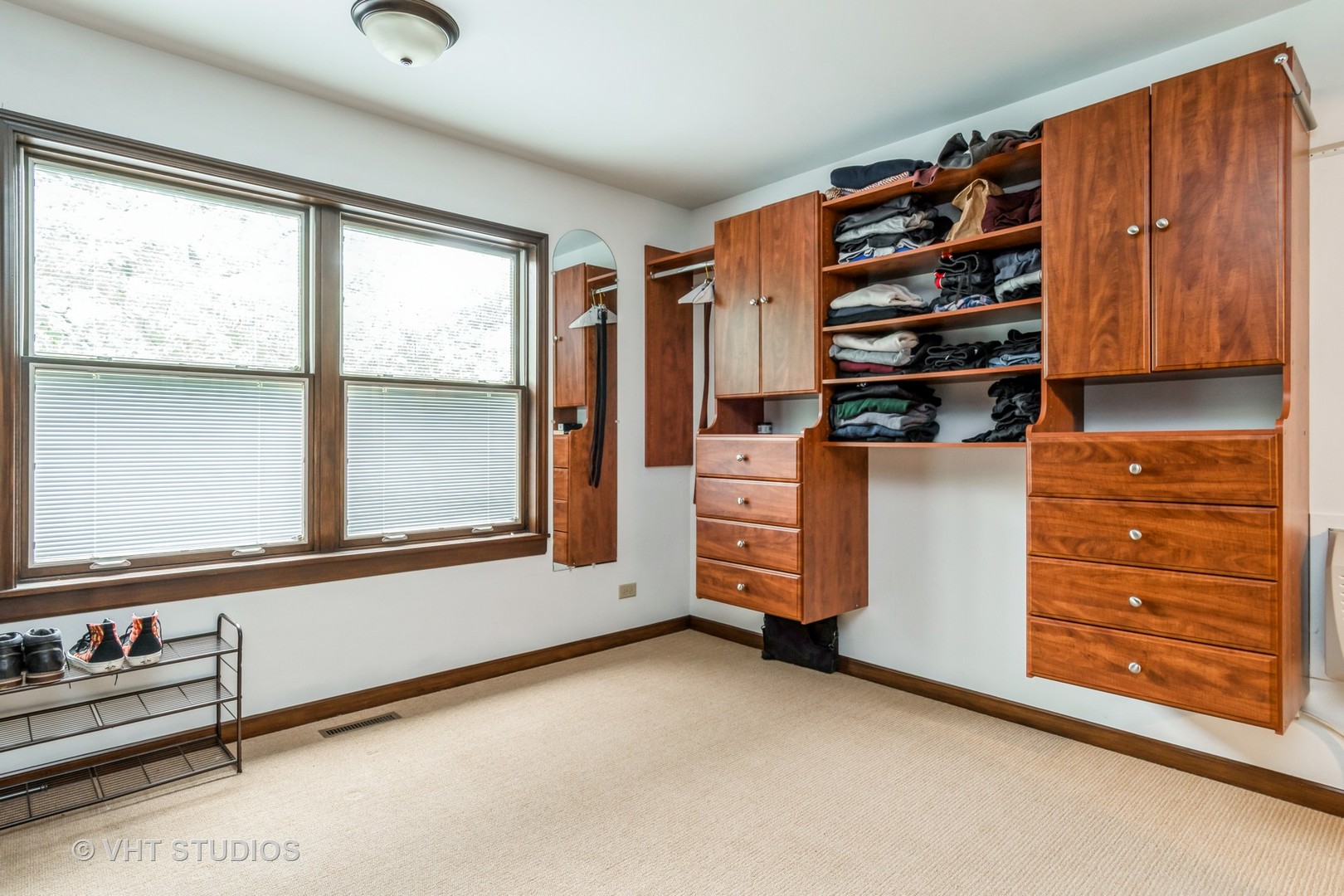 1581 Chippewa Drive, Naperville, IL 60563
