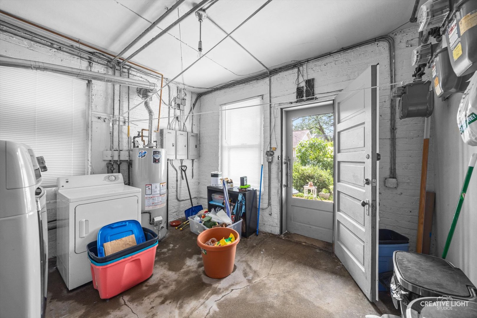 2439 W Pensacola Avenue, Chicago, IL 60618