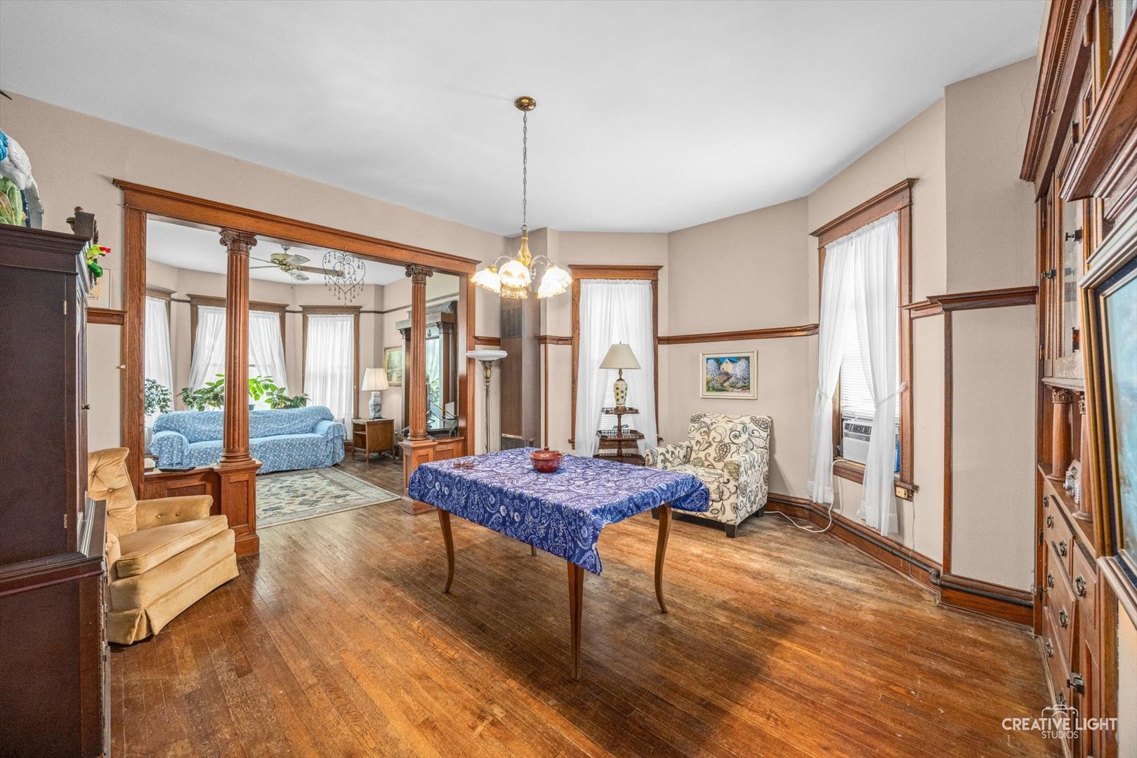 2439 W Pensacola Avenue, Chicago, IL 60618