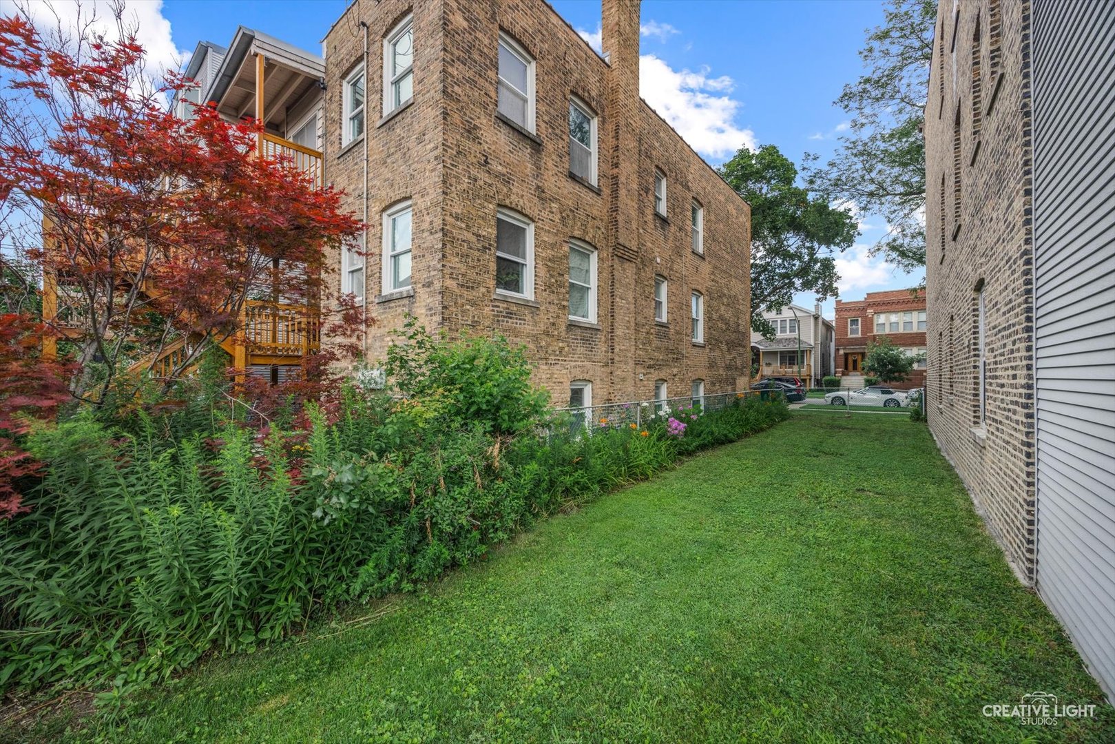 2439 W Pensacola Avenue, Chicago, IL 60618