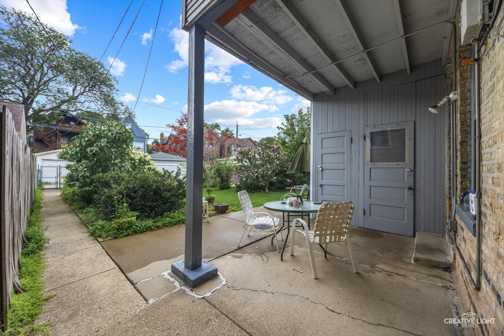 2439 W Pensacola Avenue, Chicago, IL 60618
