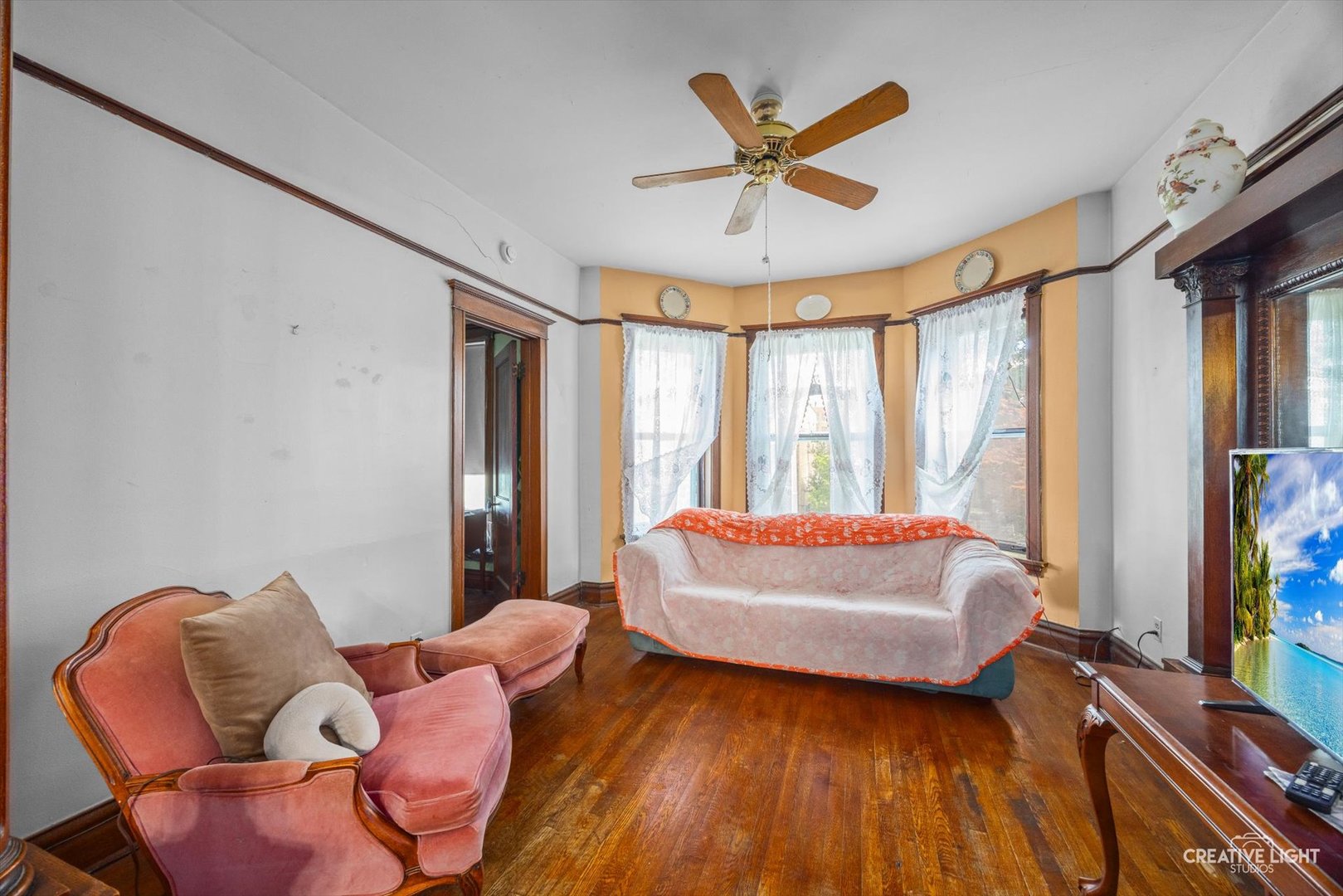 2439 W Pensacola Avenue, Chicago, IL 60618