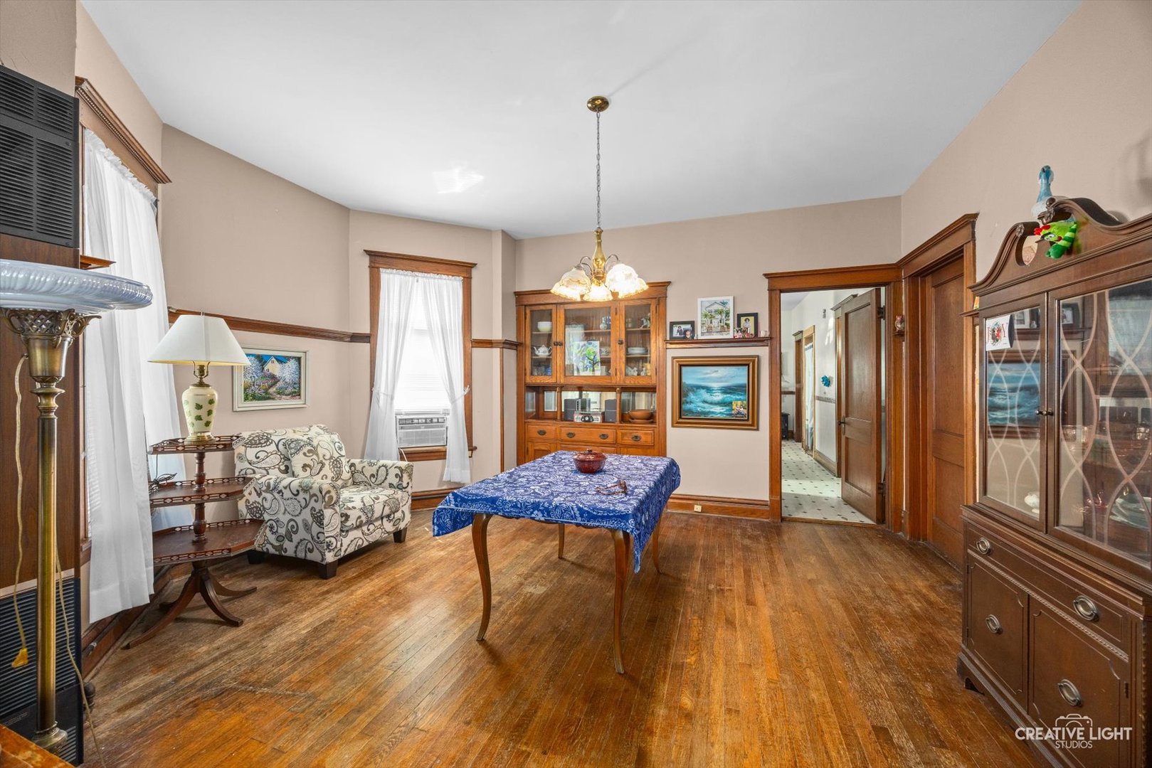 2439 W Pensacola Avenue, Chicago, IL 60618