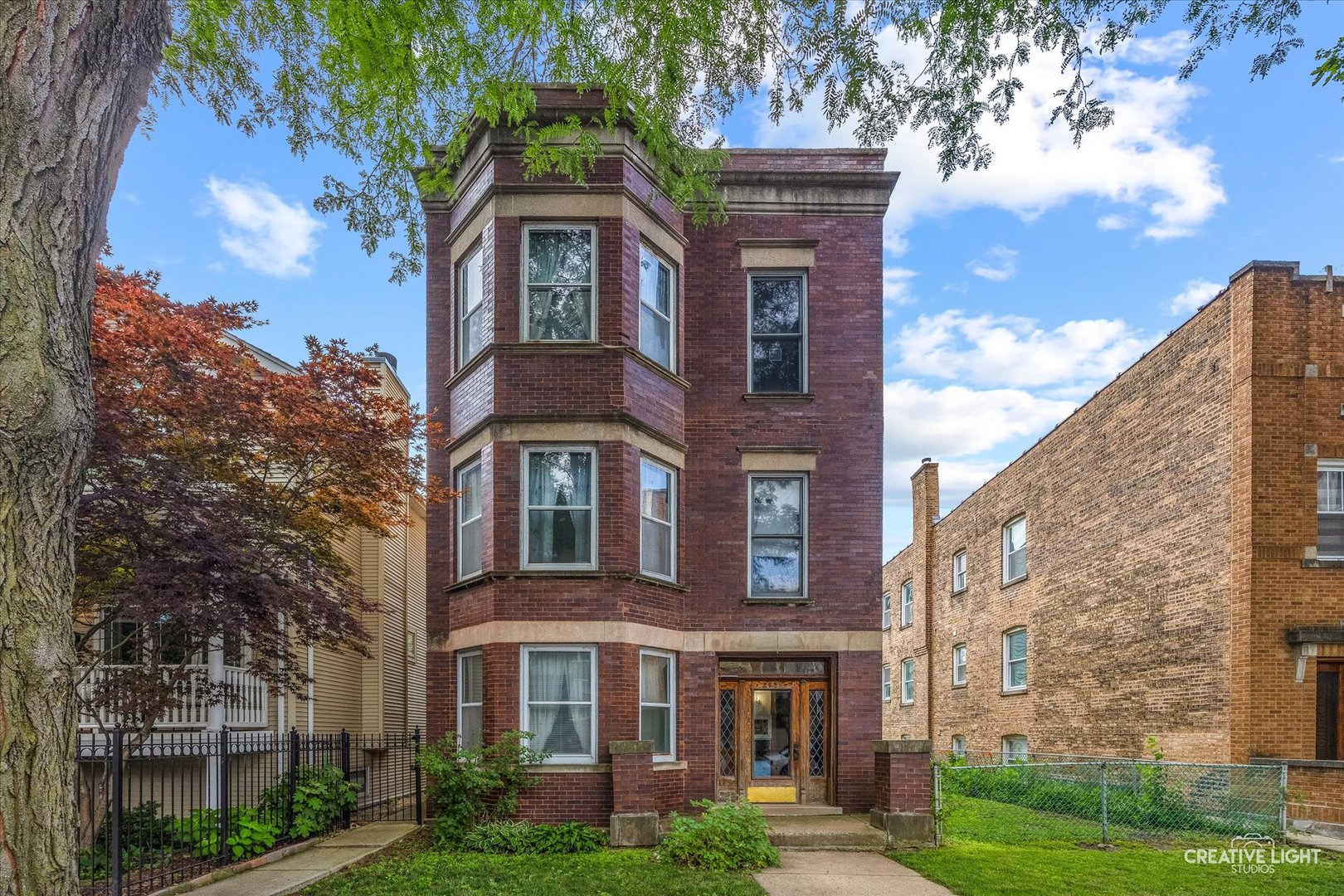 2439 W Pensacola Avenue, Chicago, IL 60618