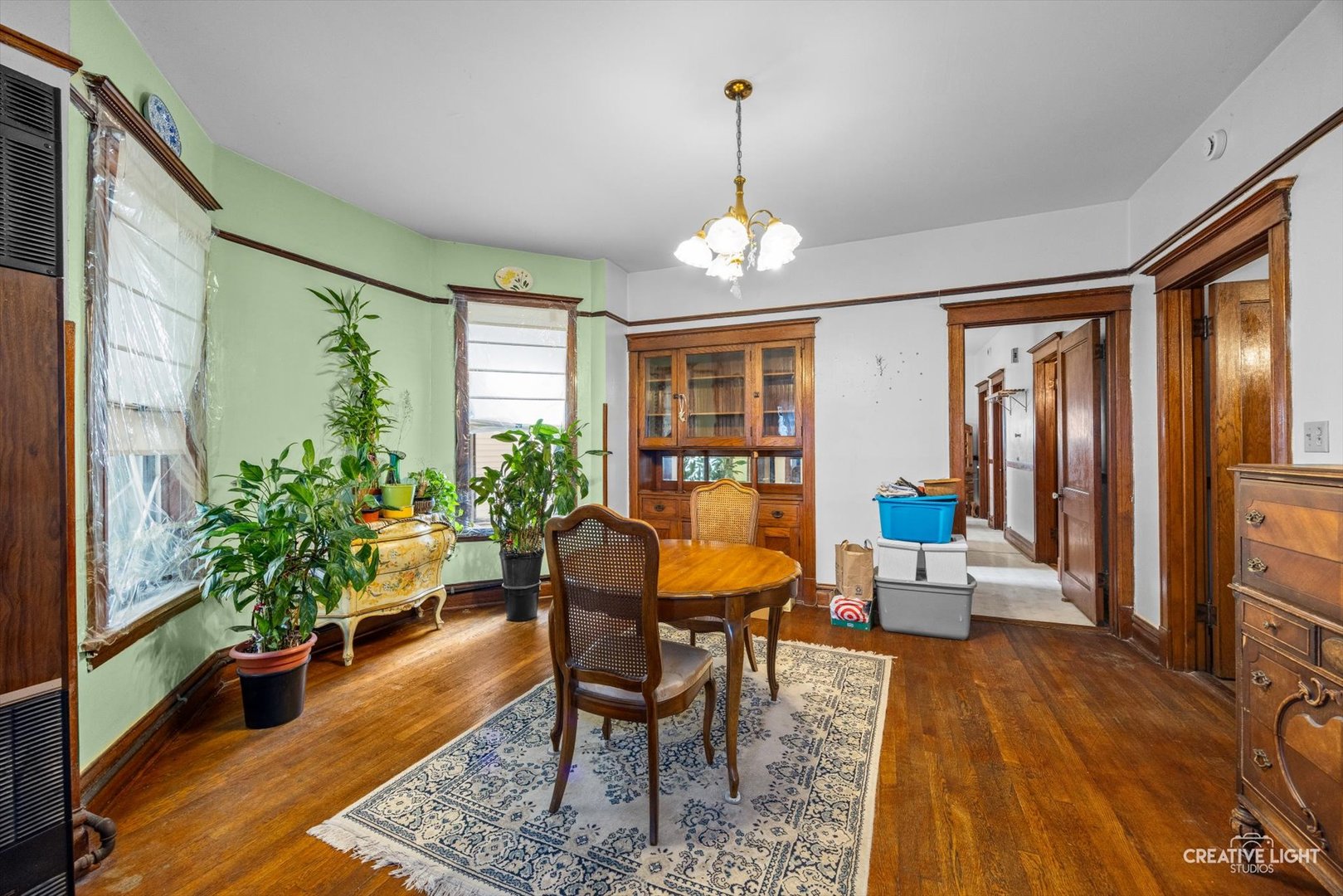 2439 W Pensacola Avenue, Chicago, IL 60618