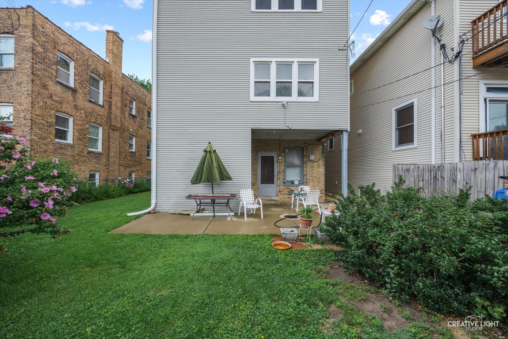 2439 W Pensacola Avenue, Chicago, IL 60618