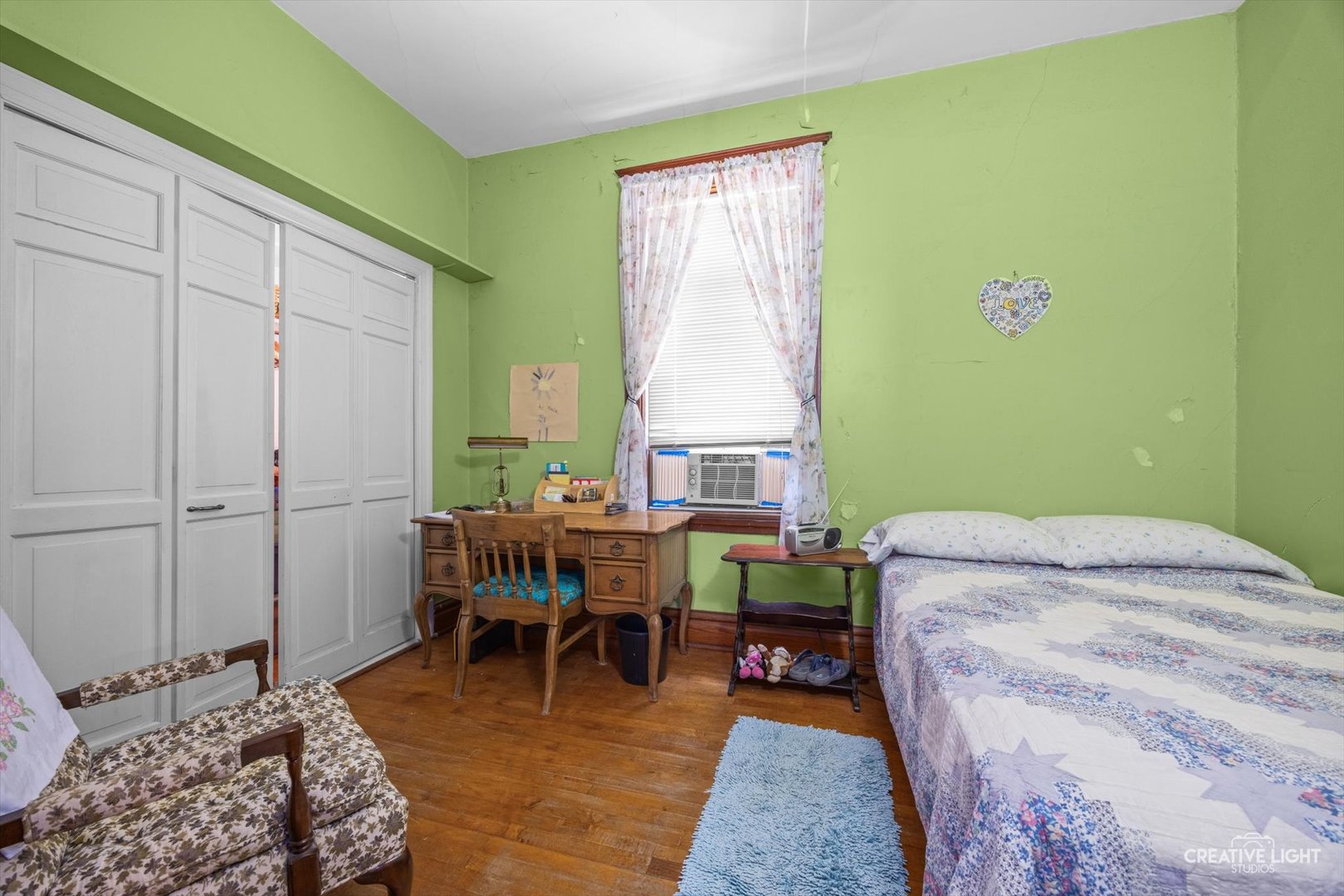2439 W Pensacola Avenue, Chicago, IL 60618