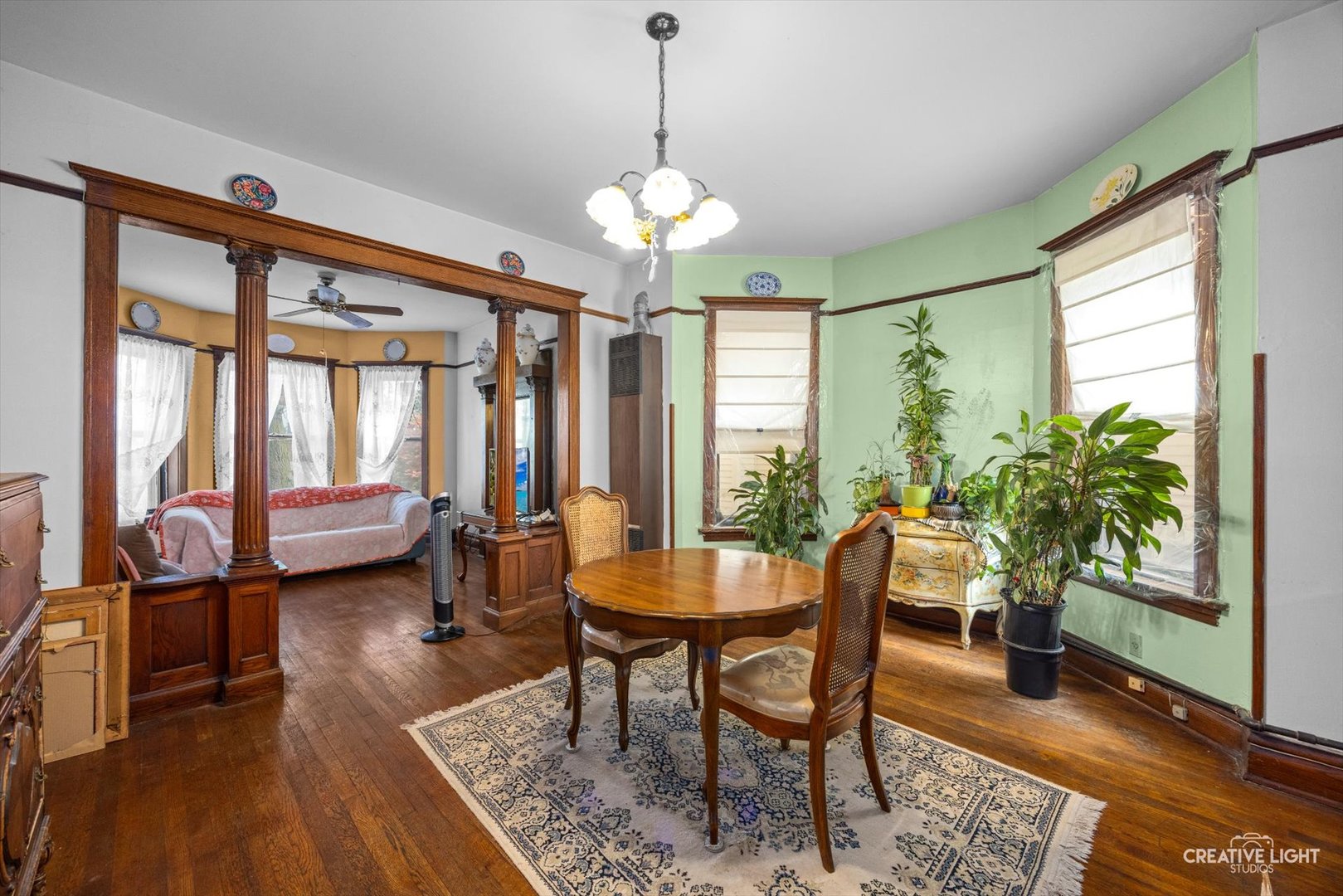 2439 W Pensacola Avenue, Chicago, IL 60618