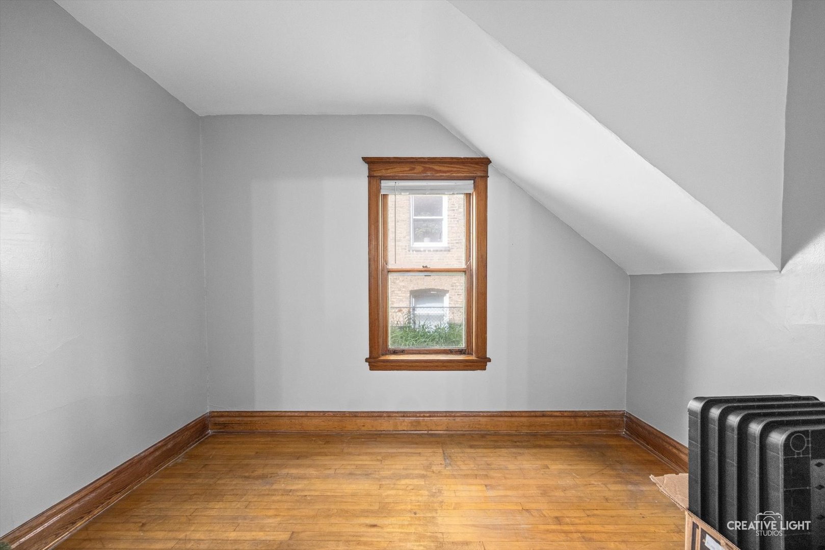 2439 W Pensacola Avenue, Chicago, IL 60618
