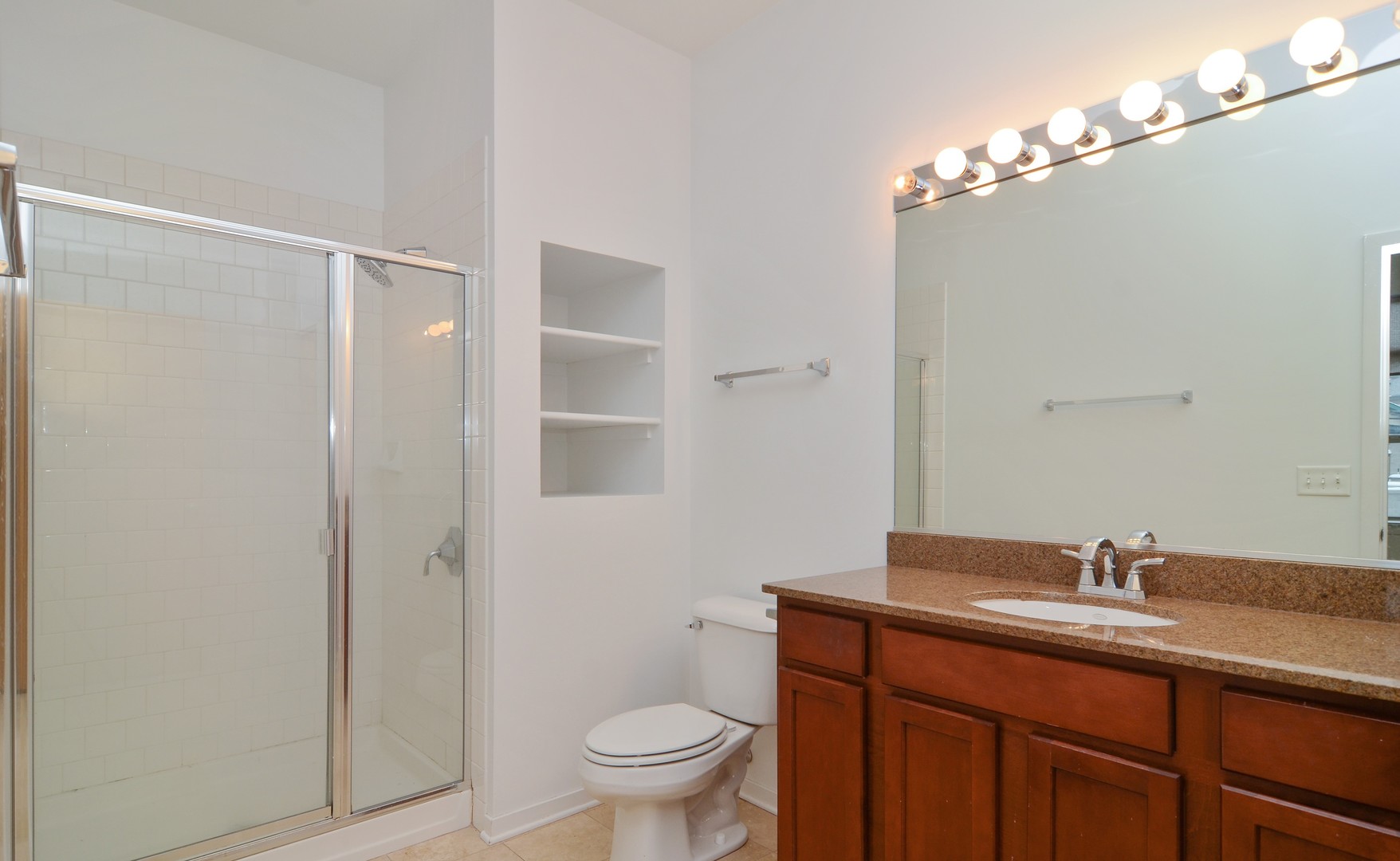 2933 N Clybourn Avenue #204, Chicago, IL 60618