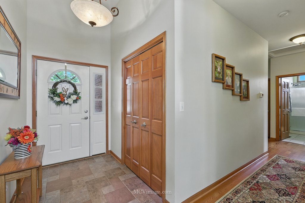 414 Sudbury Circle, Oswego, IL 60543