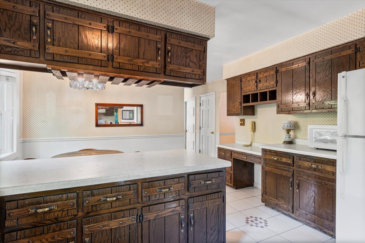2200 Mecan Drive, Naperville, IL 60564