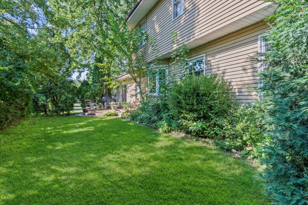 2200 Mecan Drive, Naperville, IL 60564