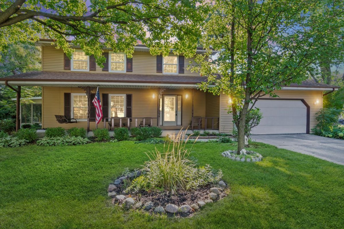 2200 Mecan Drive, Naperville, IL 60564