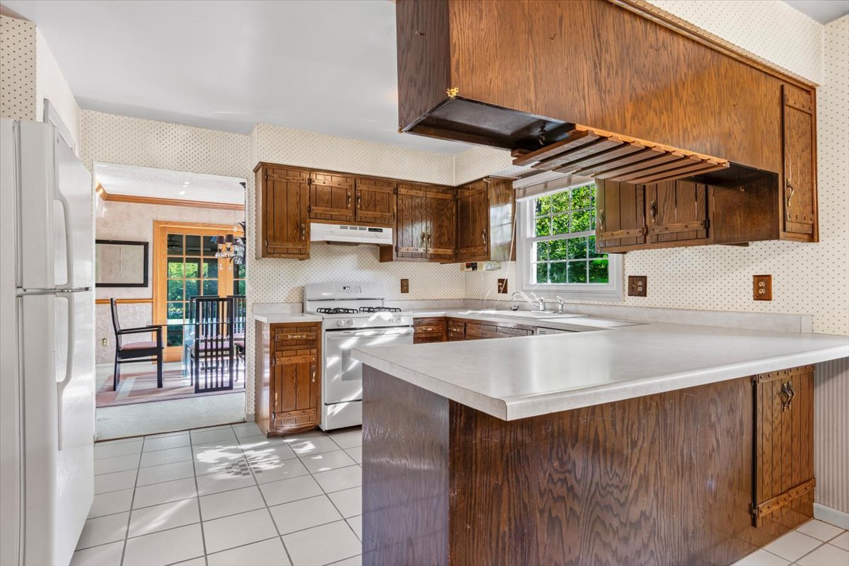 2200 Mecan Drive, Naperville, IL 60564