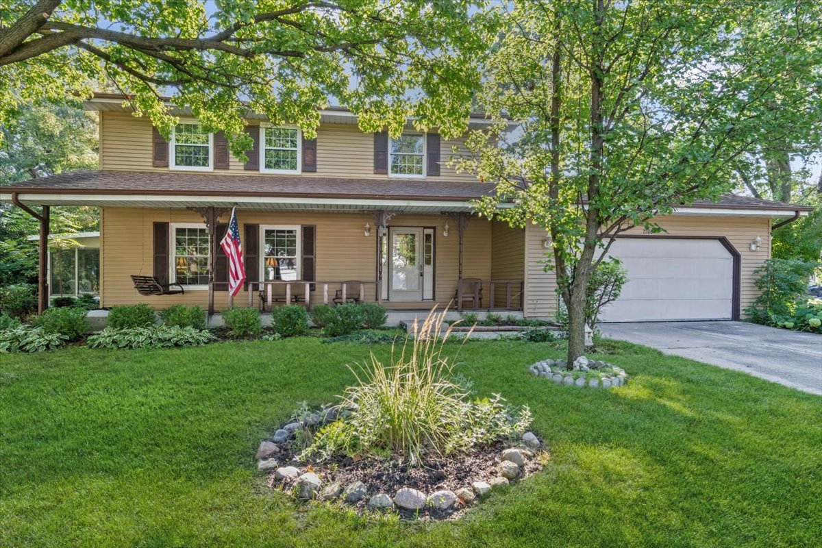 2200 Mecan Drive, Naperville, IL 60564