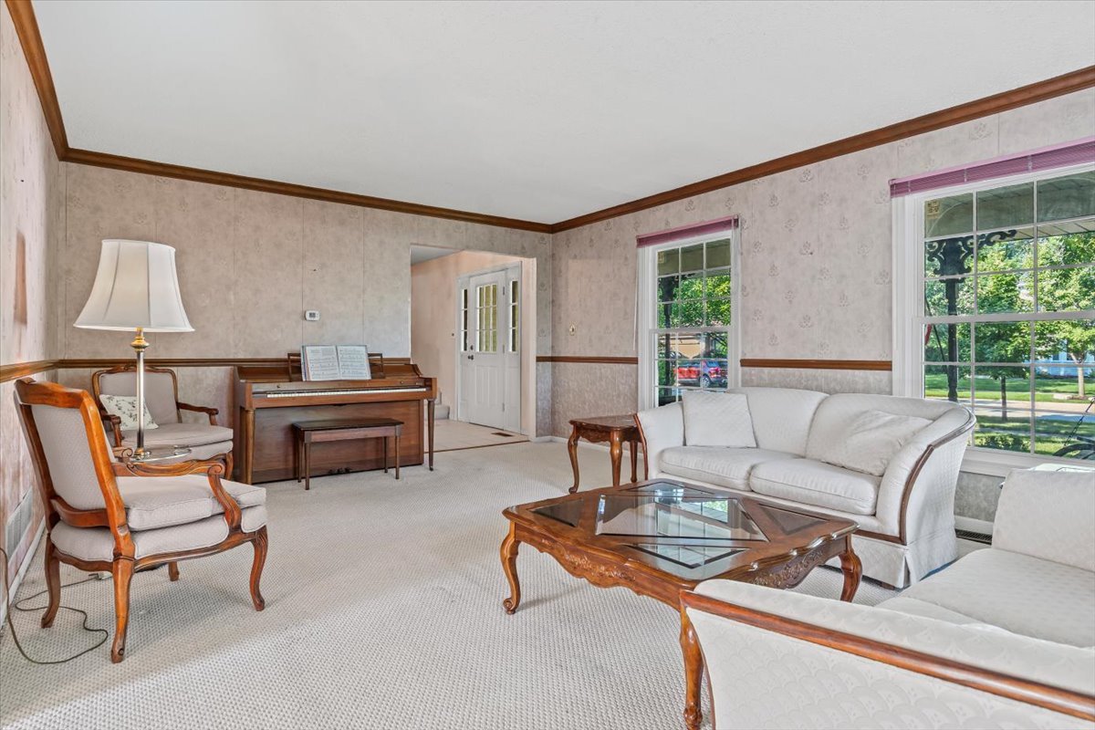 2200 Mecan Drive, Naperville, IL 60564