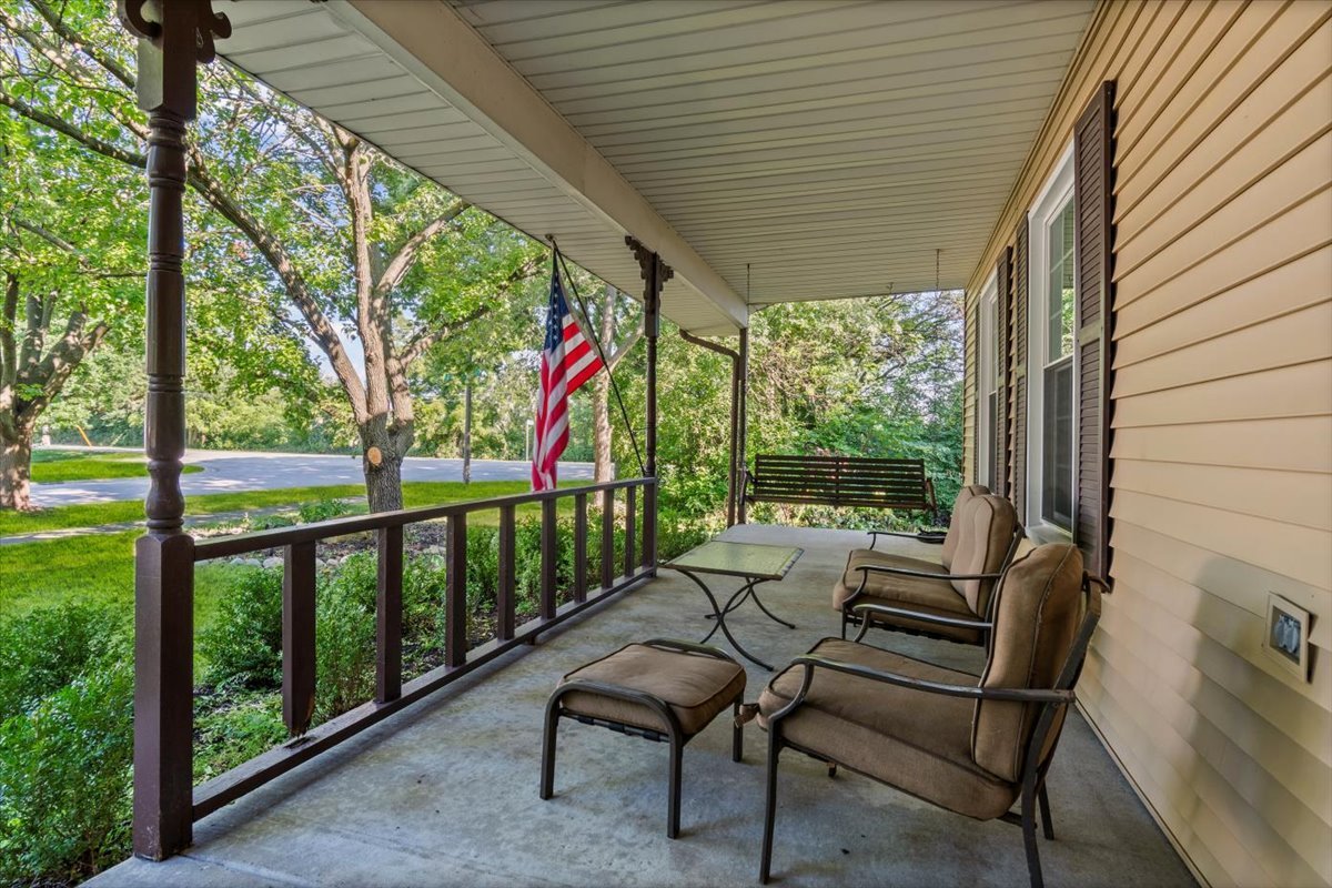 2200 Mecan Drive, Naperville, IL 60564