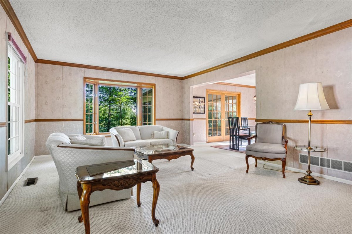 2200 Mecan Drive, Naperville, IL 60564