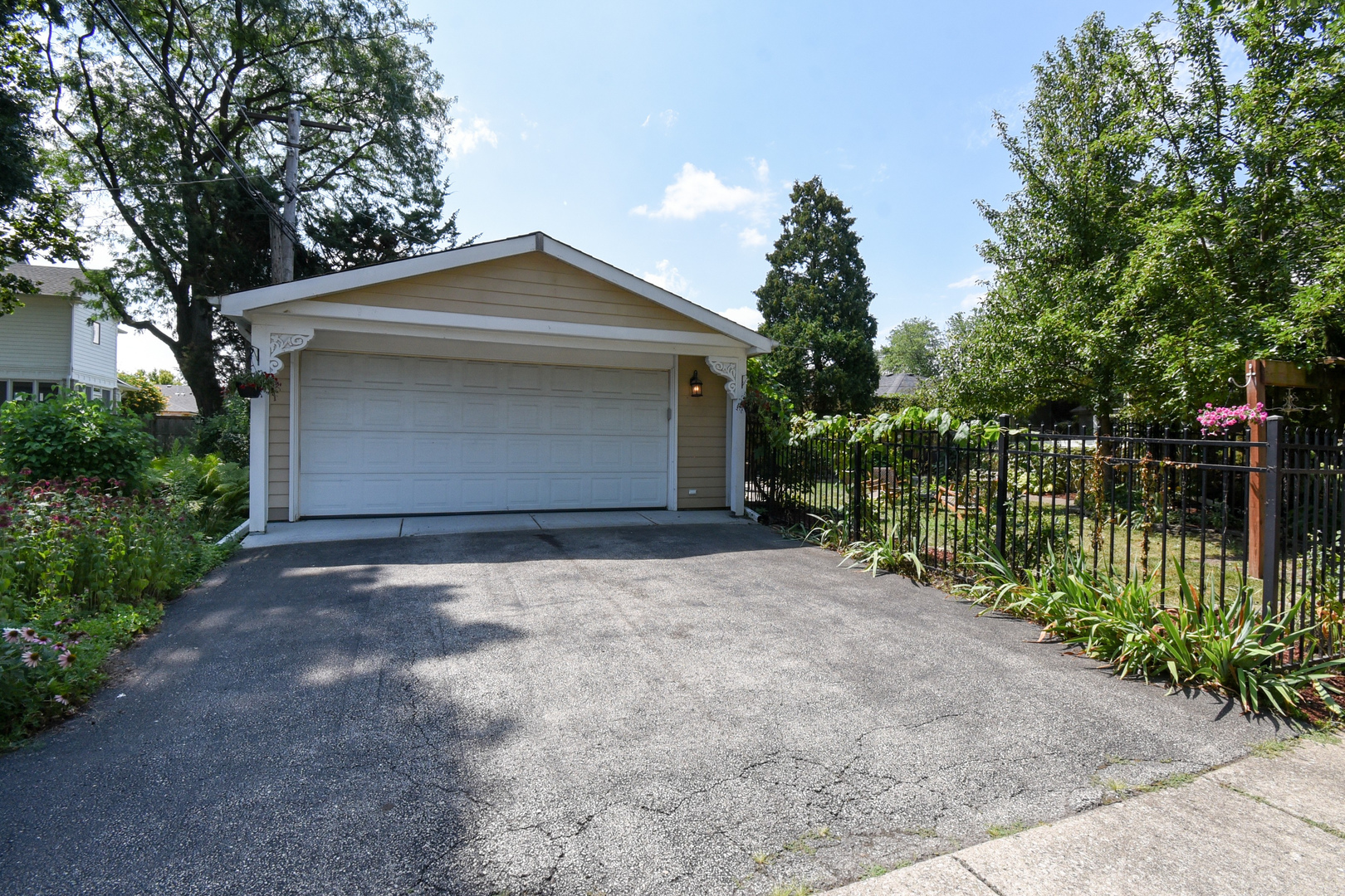 1001 S Brainard Avenue, La Grange, IL 60525