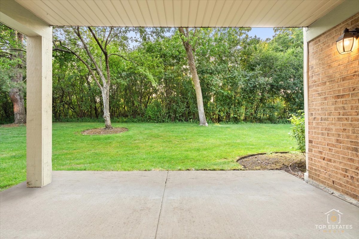 960 Ivy Lane #A, Deerfield, IL 60015