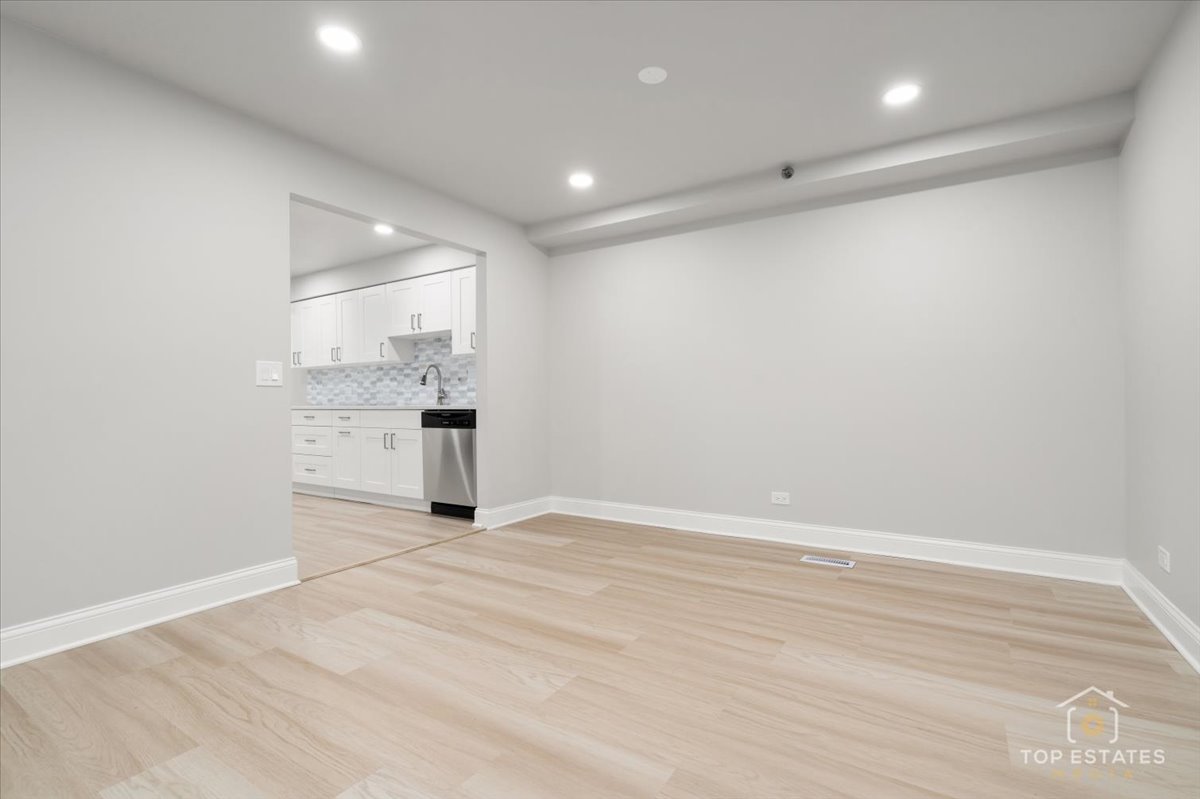 960 Ivy Lane #A, Deerfield, IL 60015