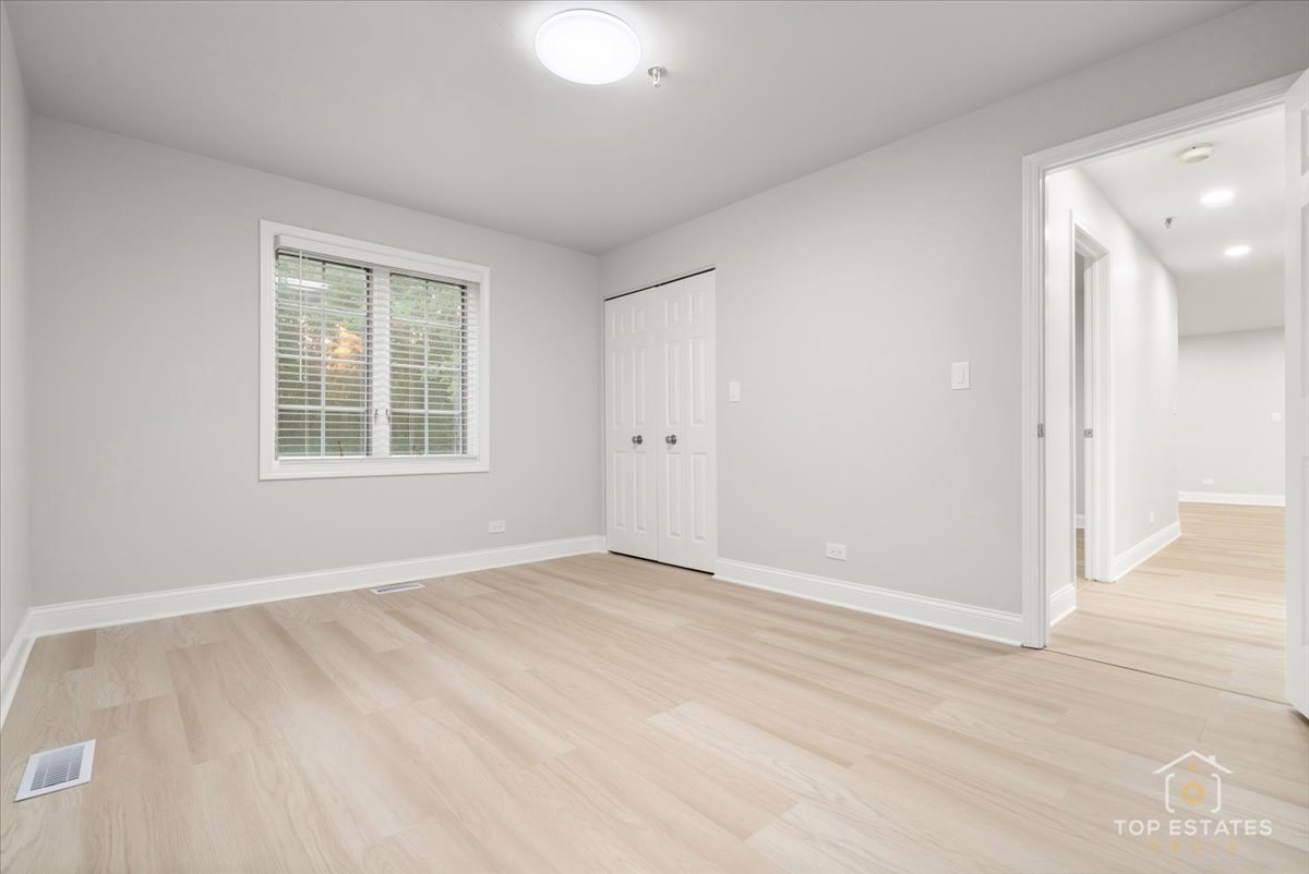 960 Ivy Lane #A, Deerfield, IL 60015