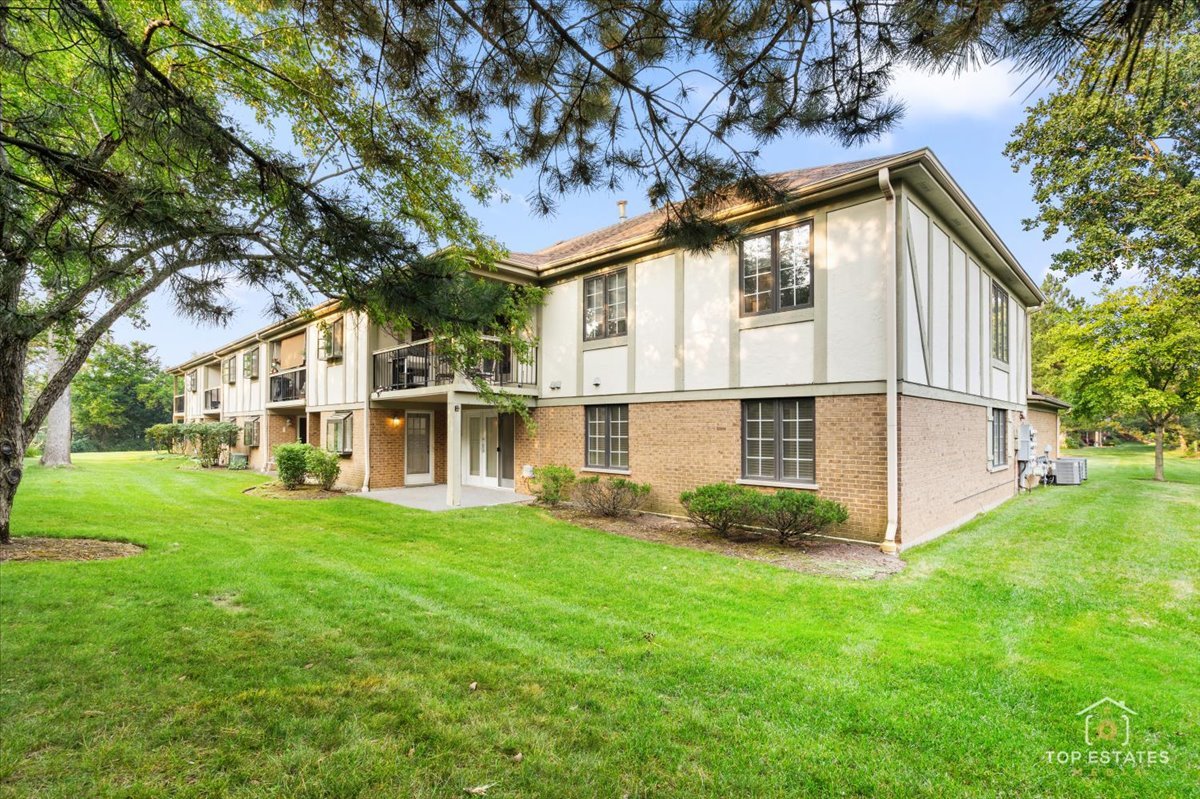 960 Ivy Lane #A, Deerfield, IL 60015