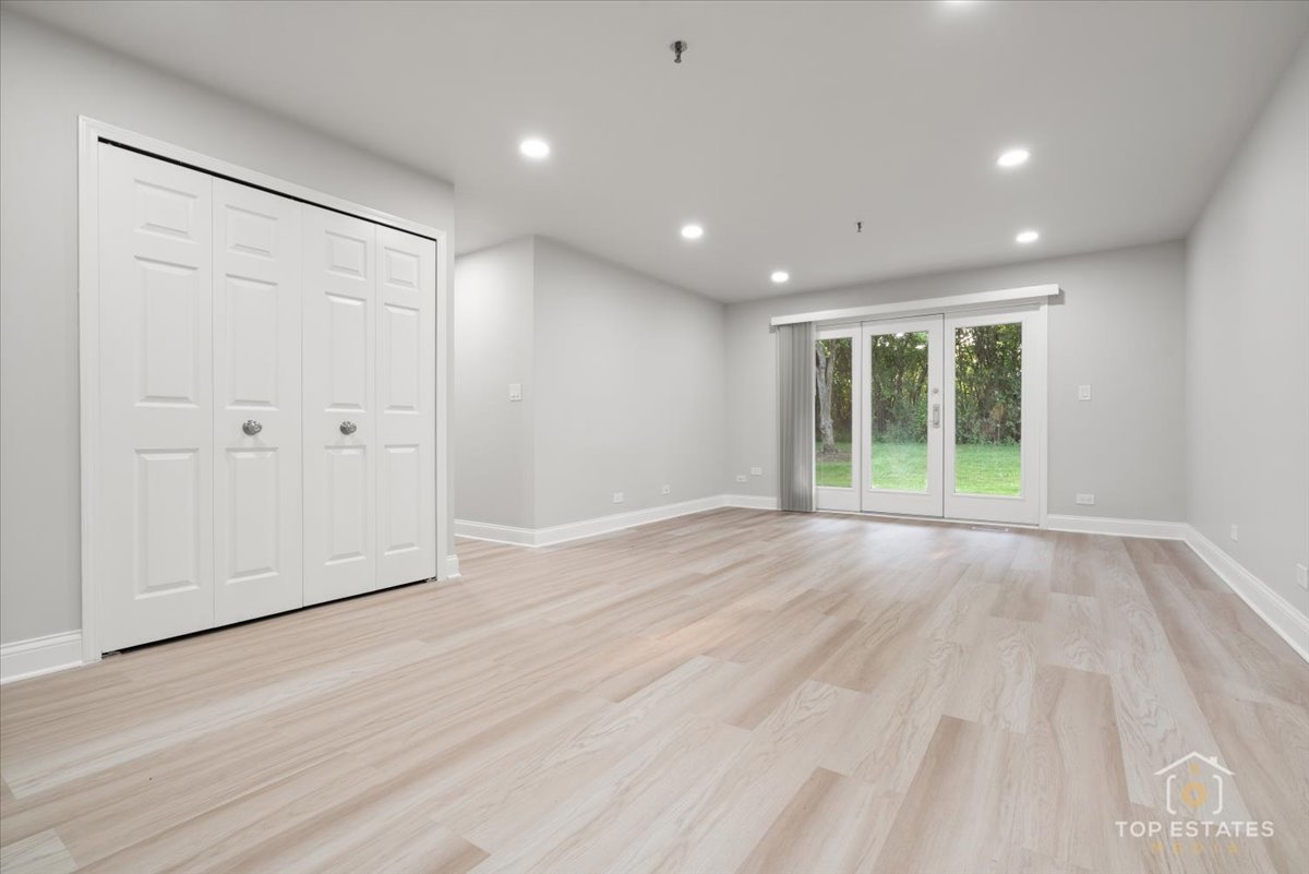 960 Ivy Lane #A, Deerfield, IL 60015