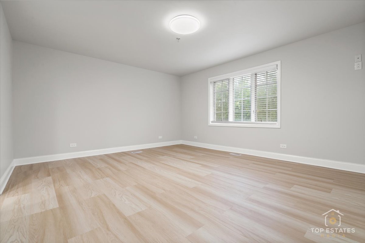960 Ivy Lane #A, Deerfield, IL 60015