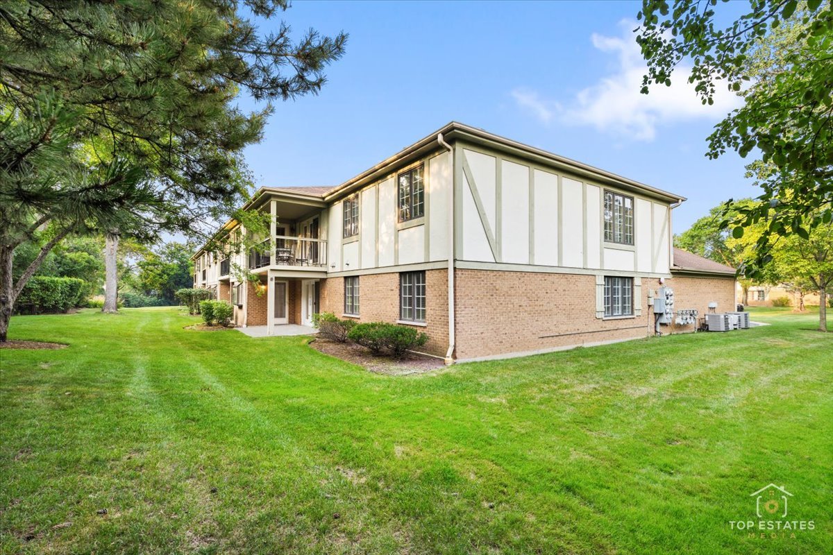 960 Ivy Lane #A, Deerfield, IL 60015