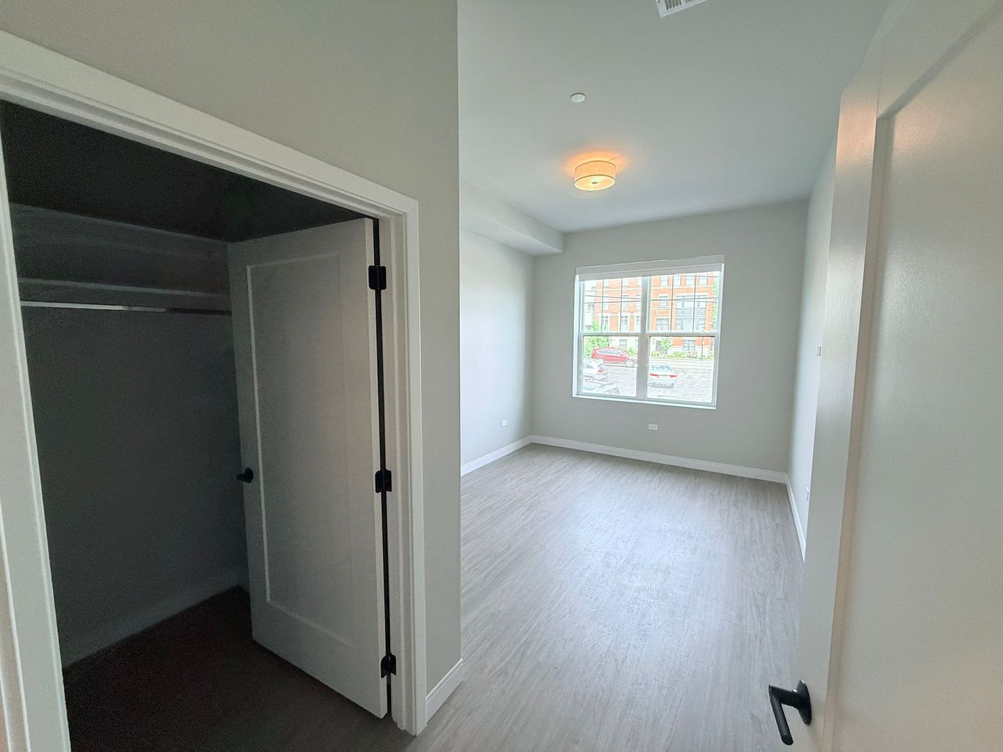 464 Glenwood Avenue #318, Glen Ellyn, IL 60137