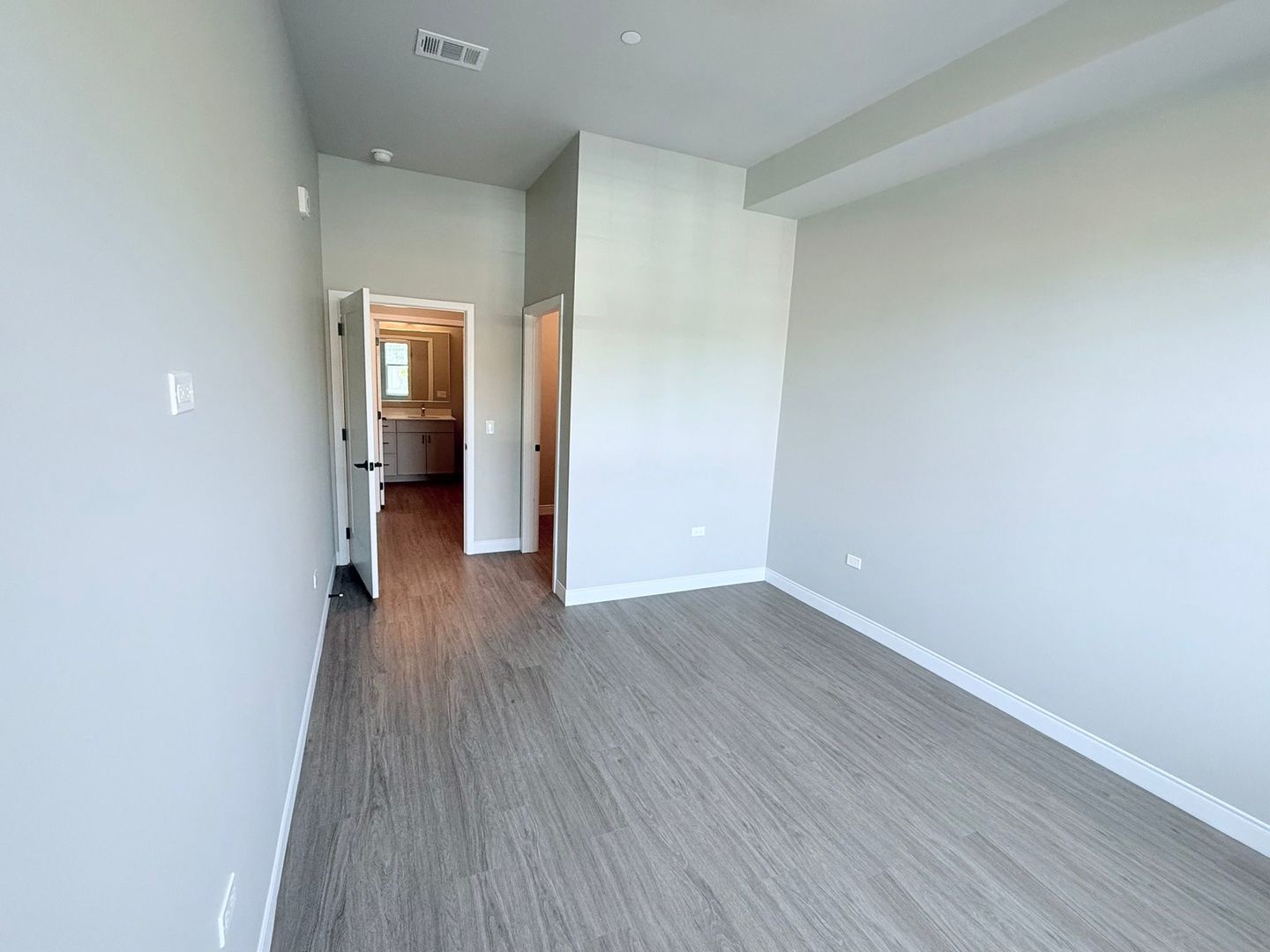 464 Glenwood Avenue #318, Glen Ellyn, IL 60137