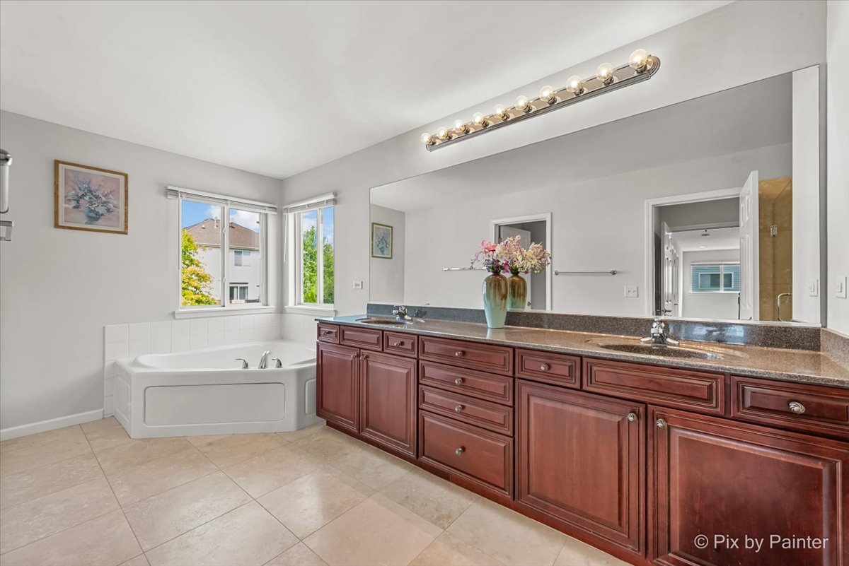 1312 Wentworth Drive, Volo, IL 60020