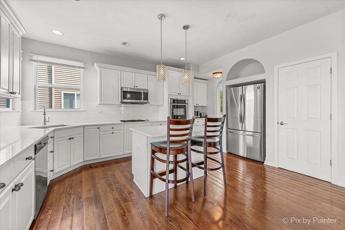 1312 Wentworth Drive, Volo, IL 60020