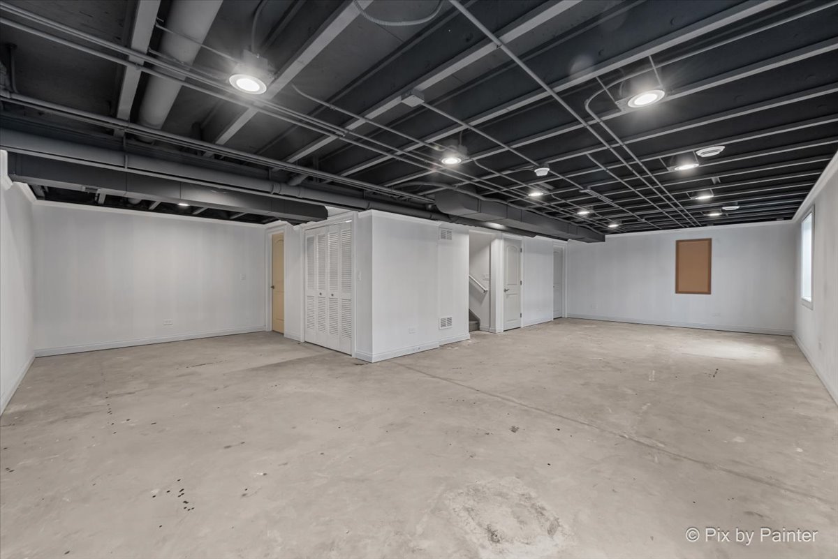 1312 Wentworth Drive, Volo, IL 60020