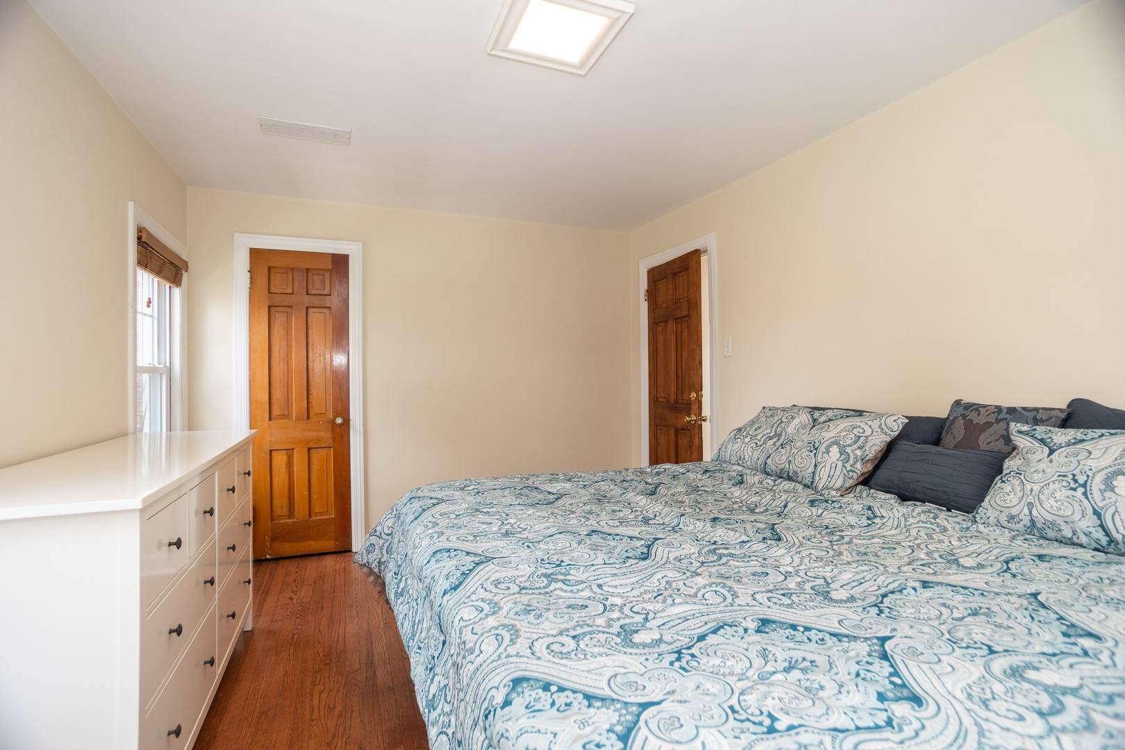 5615 W Dakin Street, Chicago, IL 60634