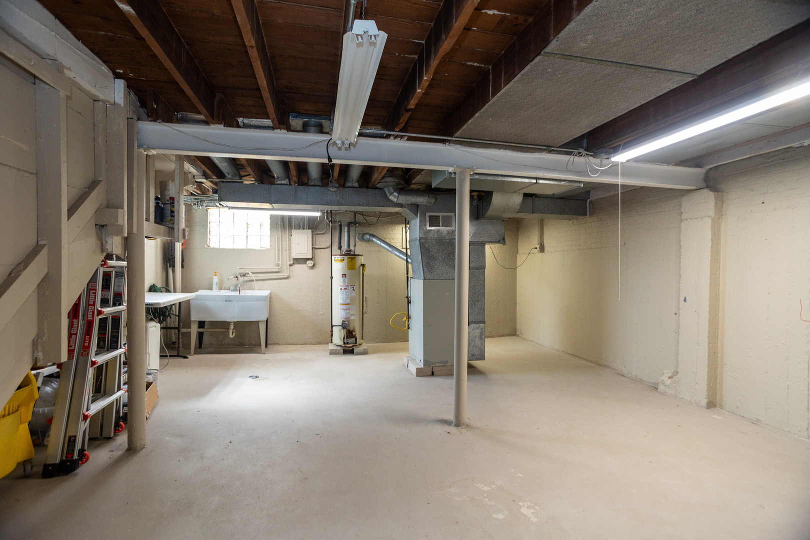 5615 W Dakin Street, Chicago, IL 60634