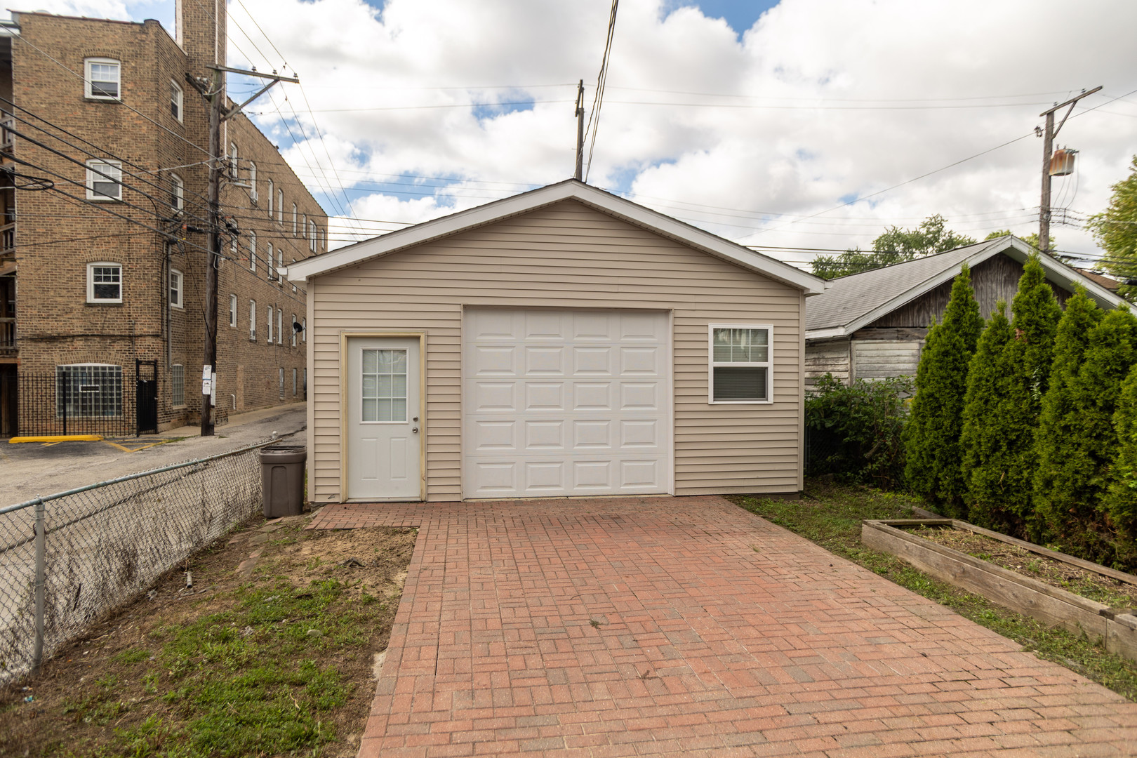 5615 W Dakin Street, Chicago, IL 60634