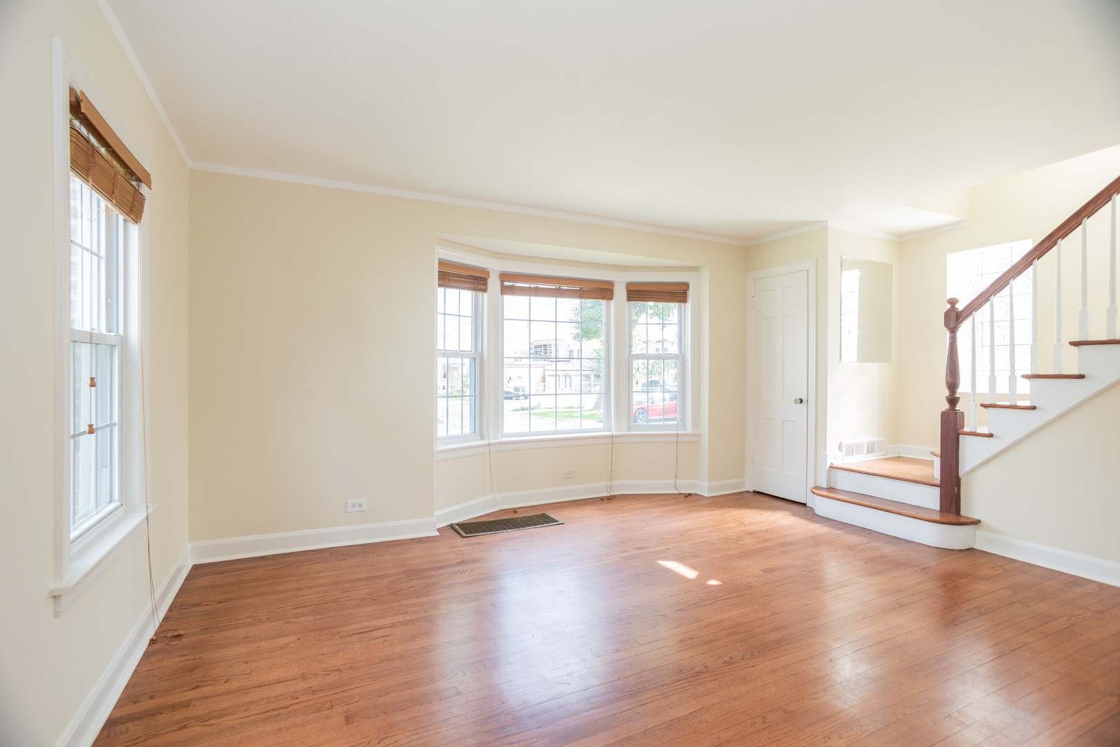 5615 W Dakin Street, Chicago, IL 60634