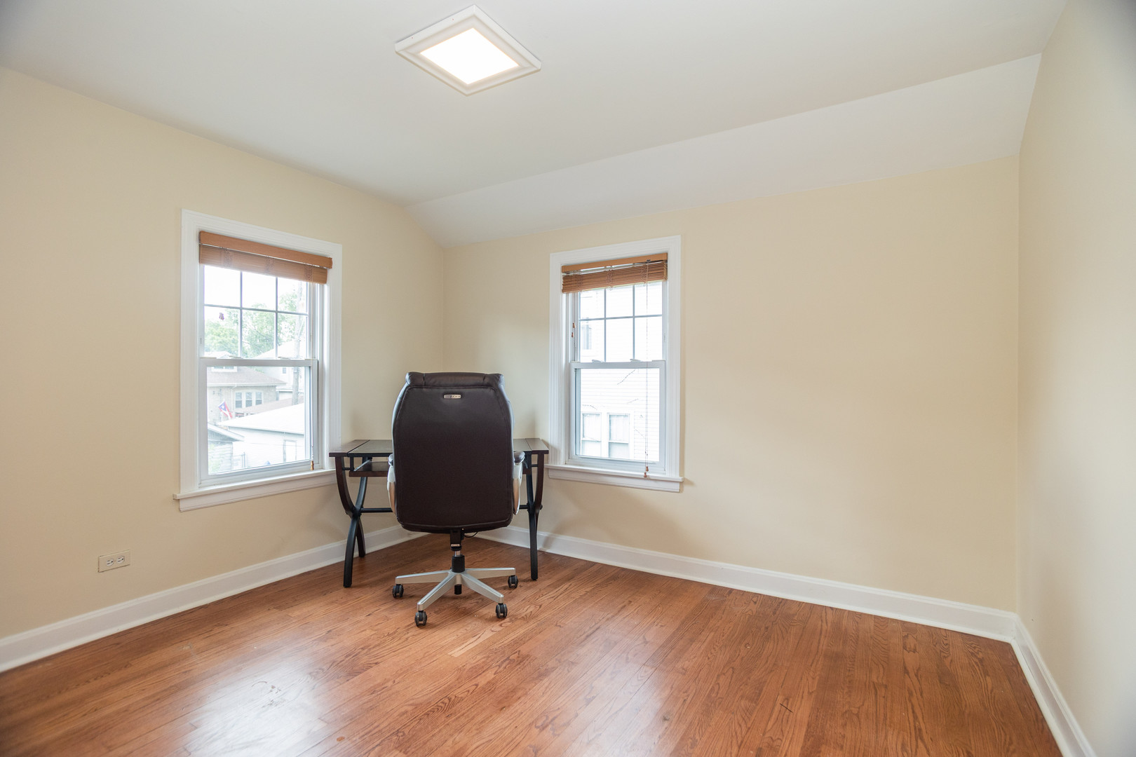 5615 W Dakin Street, Chicago, IL 60634